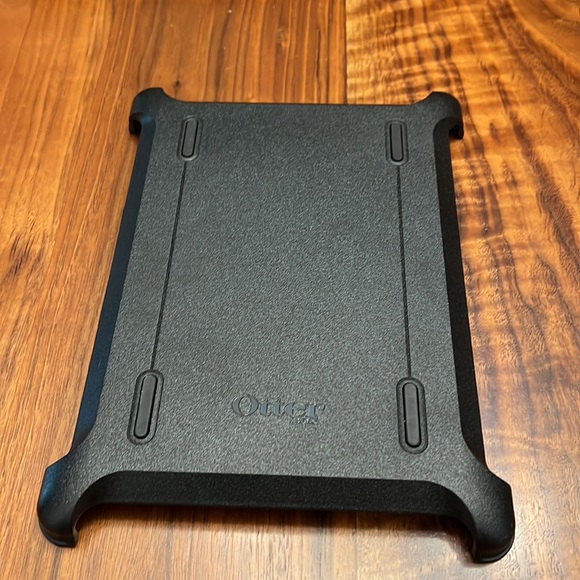 Otter Box Utility Series The Latch II - 10” - Picture 5 of 11